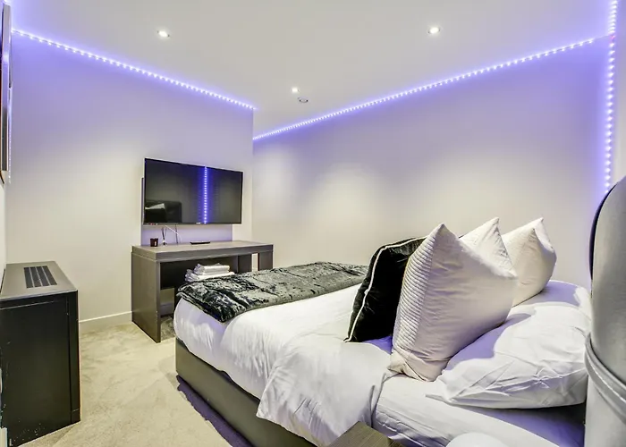 Luxury Retreat- Centre 리즈