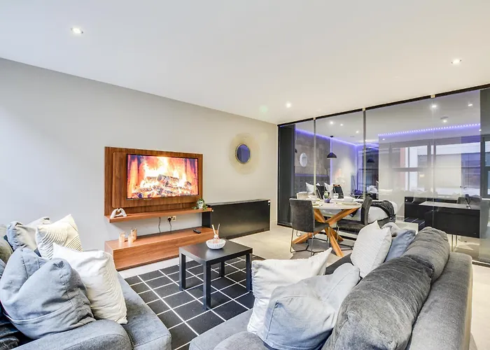 Luxury Retreat- Centre شقة