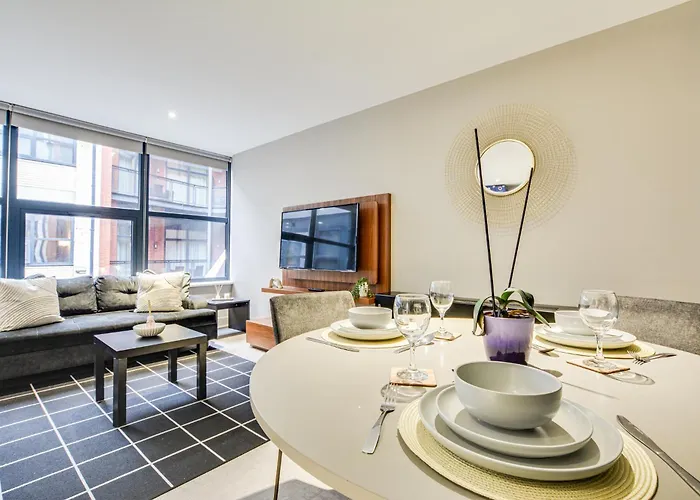 Luxury Retreat- Centre *