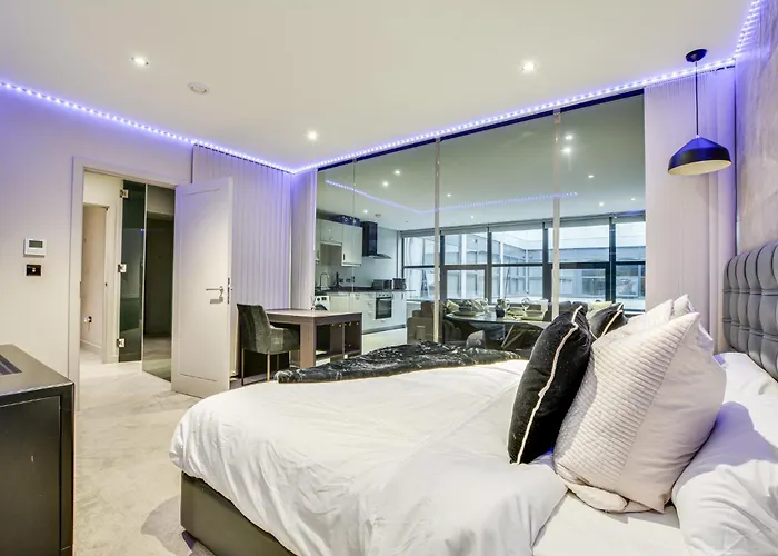 Luxury Retreat- Centre شقة